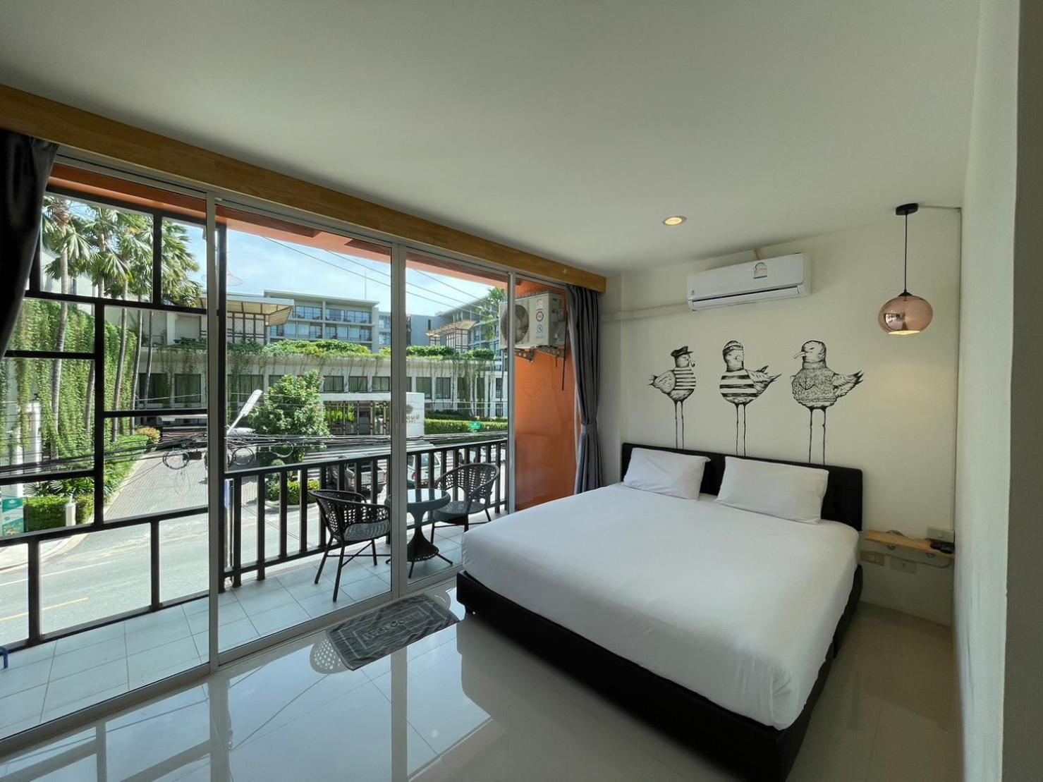 Dwell Phuket Airport Hotel At Naiyang Nai Yang Exterior foto