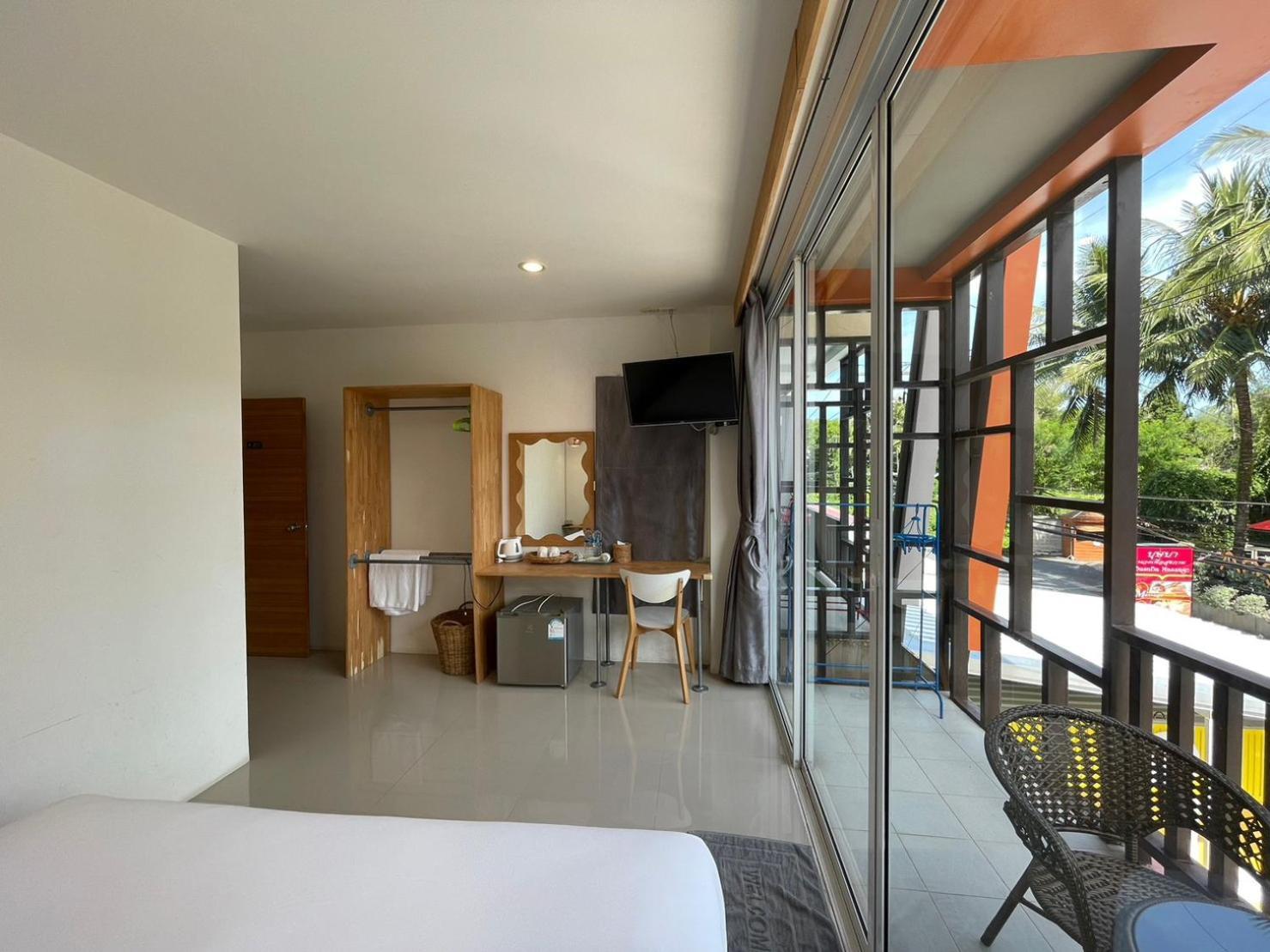 Dwell Phuket Airport Hotel At Naiyang Nai Yang Exterior foto
