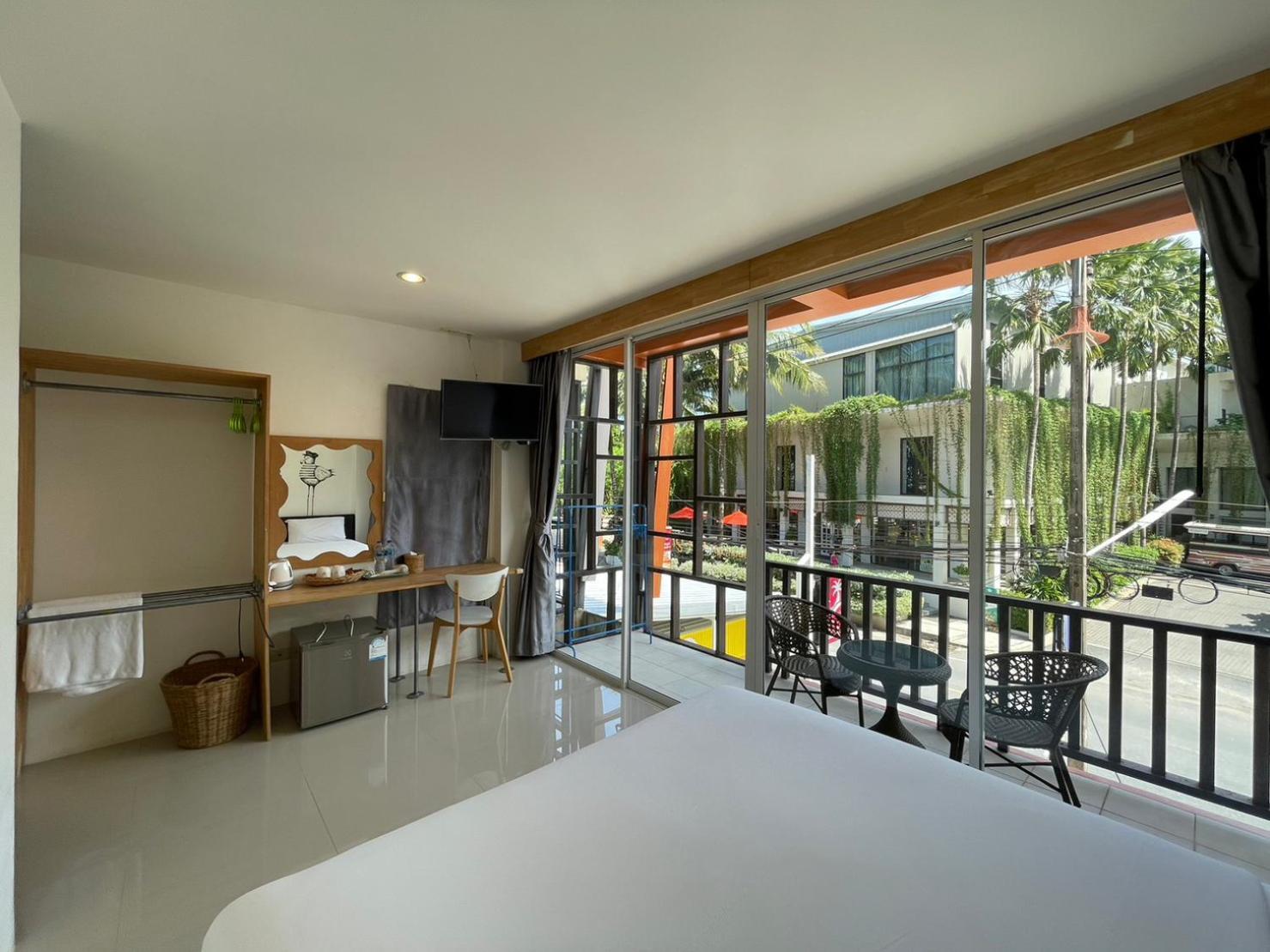 Dwell Phuket Airport Hotel At Naiyang Nai Yang Exterior foto