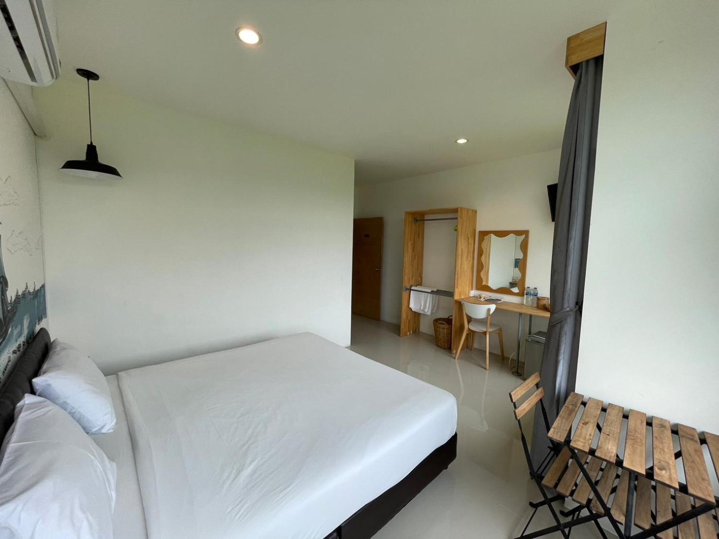 Dwell Phuket Airport Hotel At Naiyang Nai Yang Exterior foto