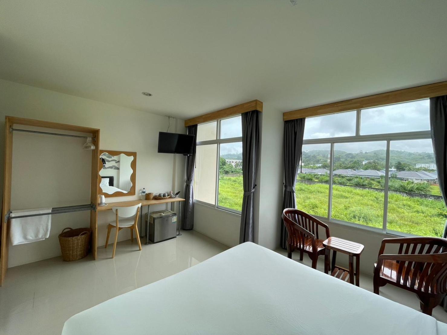 Dwell Phuket Airport Hotel At Naiyang Nai Yang Exterior foto