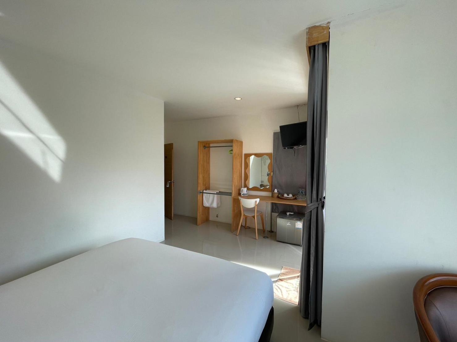 Dwell Phuket Airport Hotel At Naiyang Nai Yang Exterior foto