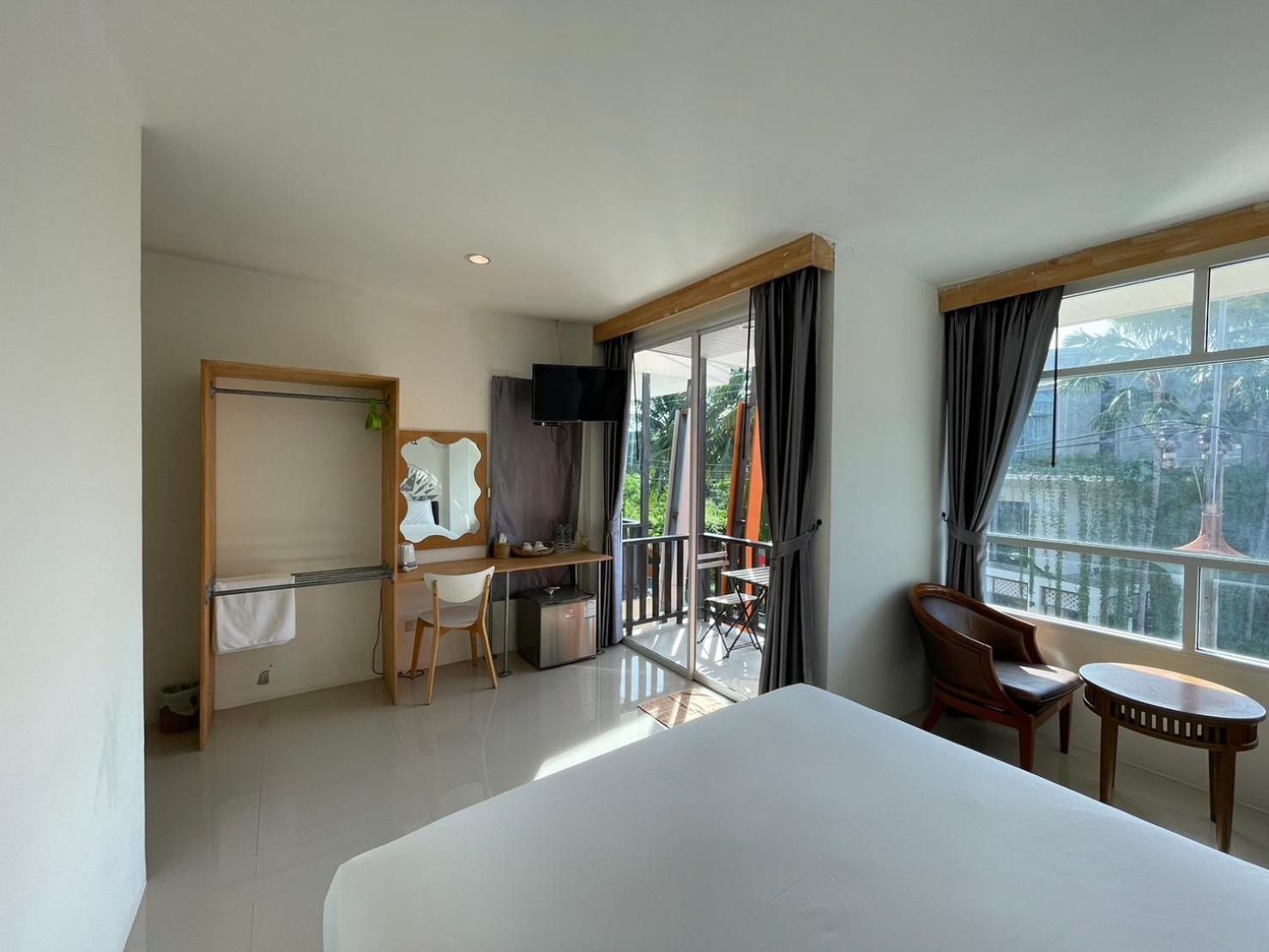 Dwell Phuket Airport Hotel At Naiyang Nai Yang Exterior foto