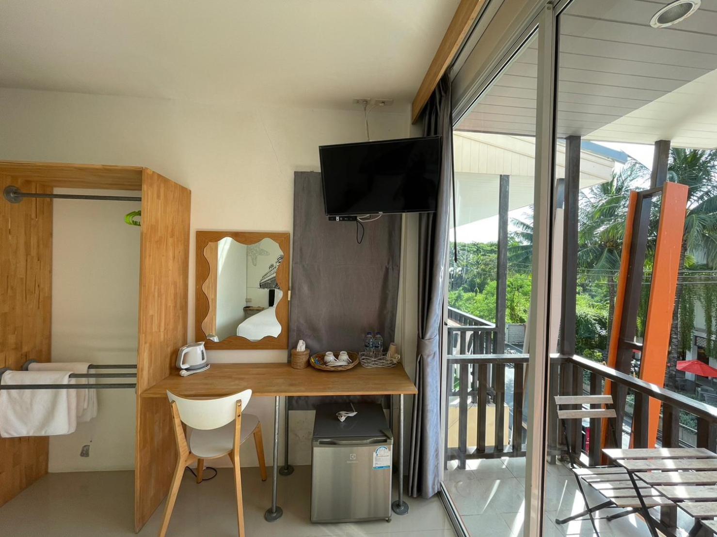 Dwell Phuket Airport Hotel At Naiyang Nai Yang Exterior foto